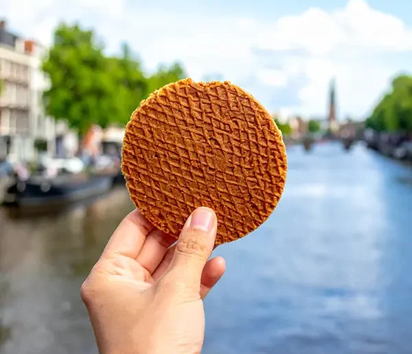 Stroopwafels vor den Kanälen in Amsterdam.