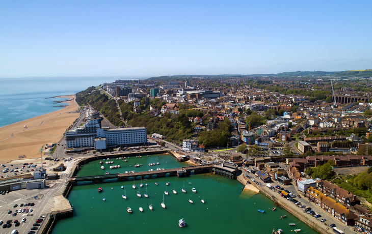 Luftaufnahme von Folkestone in der Grafschaft Kent, Vereinigtes Königreich