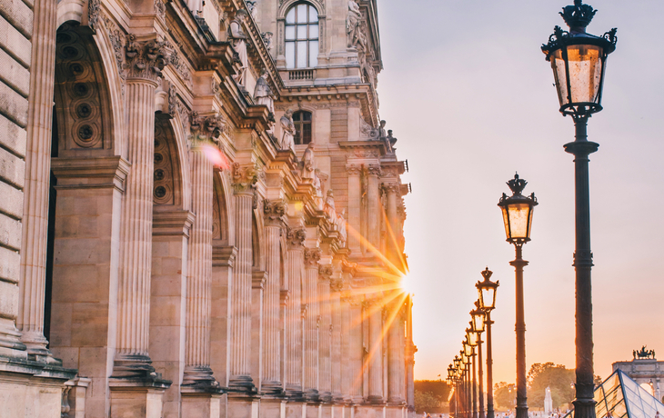 Louvre Rivoli Paris Sonnenuntergang