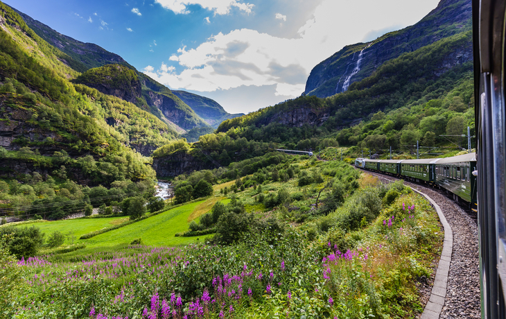 Blick von der  Flamsbana zwischen Flam und Myrdal in Aurland in Westnorwegen