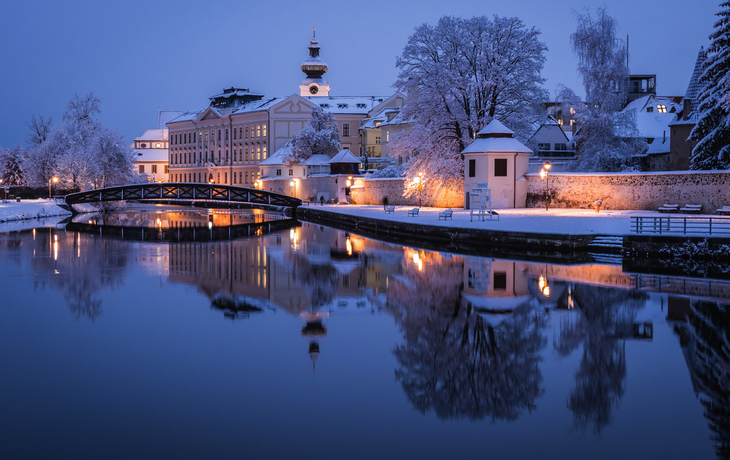 Winterabend in der historischen Stadt Ceske Budejovice in der Tschechischen Republik