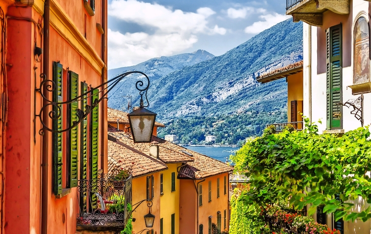 Alte szenische Straße in Bellagio, Comer See, Italien.