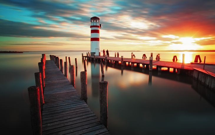der Leuchtturm Podersdorf am Neusiedler See in Österreich