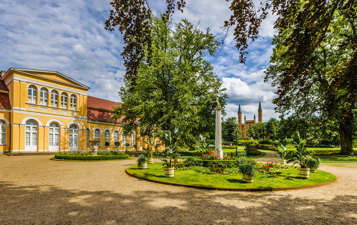 Schloss Neustrelitz mit Orangerie und Schlosskirche, Deutschland