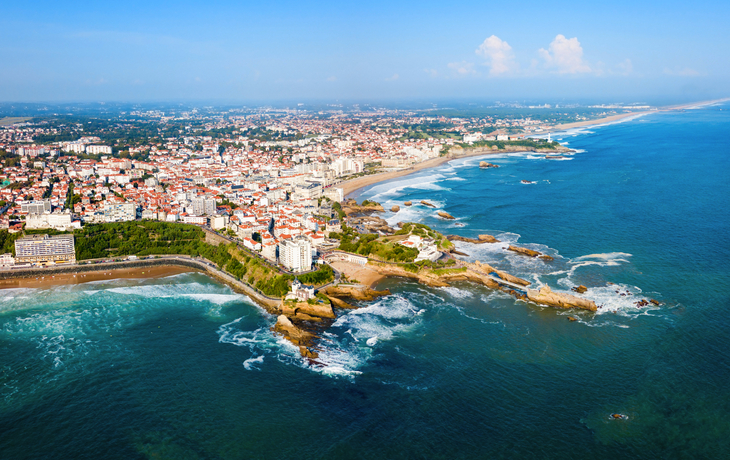 Panoramablick aus der Luft auf Biarritz