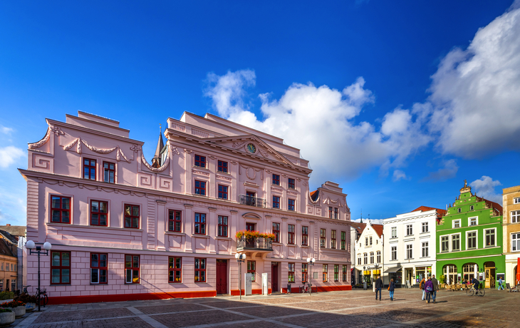 Rathaus und Marktplatz von Güstrow