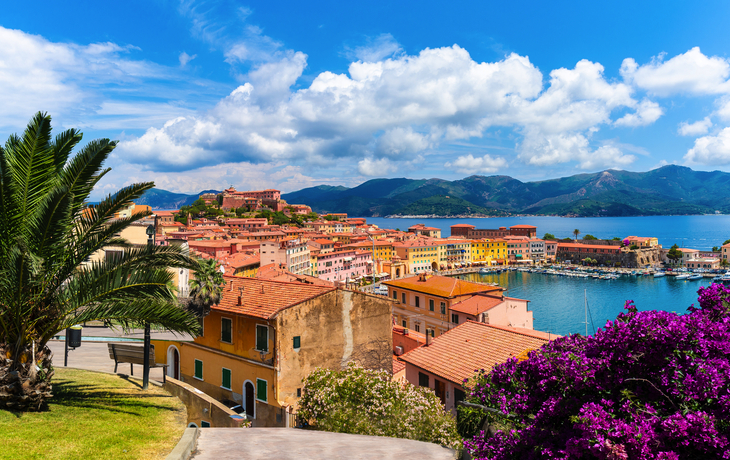 Altstadt und Hafen von Portoferraio auf der Insel Elba