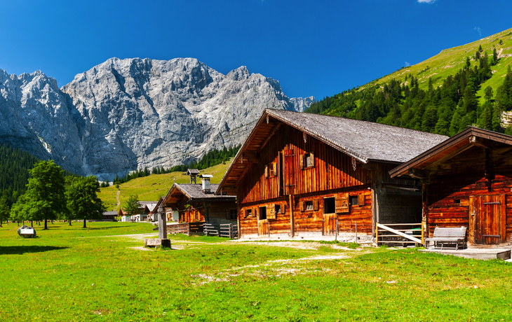 Alm im Großen Ahornboden im Karwendelgebirge