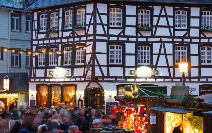 Weihnachtsmarkt in Monschau