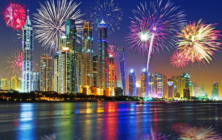 Feuerwerk des neuen Jahres in Dubai