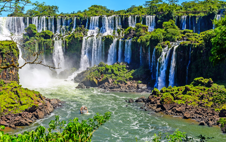 Iguazú-Wasserfälle an der Grenze zwischen Basilien und Argentinien