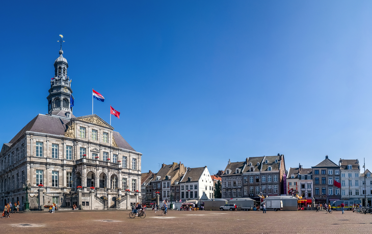 Maastricht - Rathaus und Marktplatz 